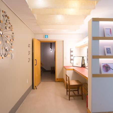 Travel Monster Hotel Сеул Екстериор снимка