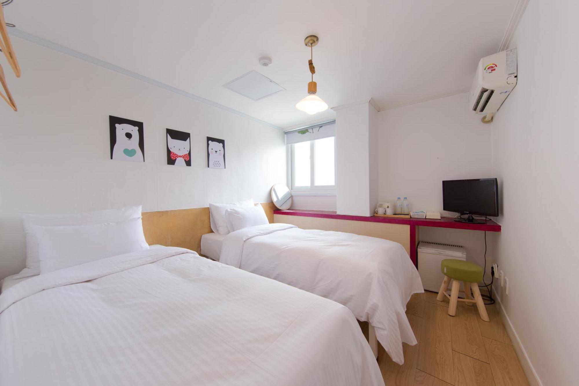 Travel Monster Hotel Сеул Екстериор снимка