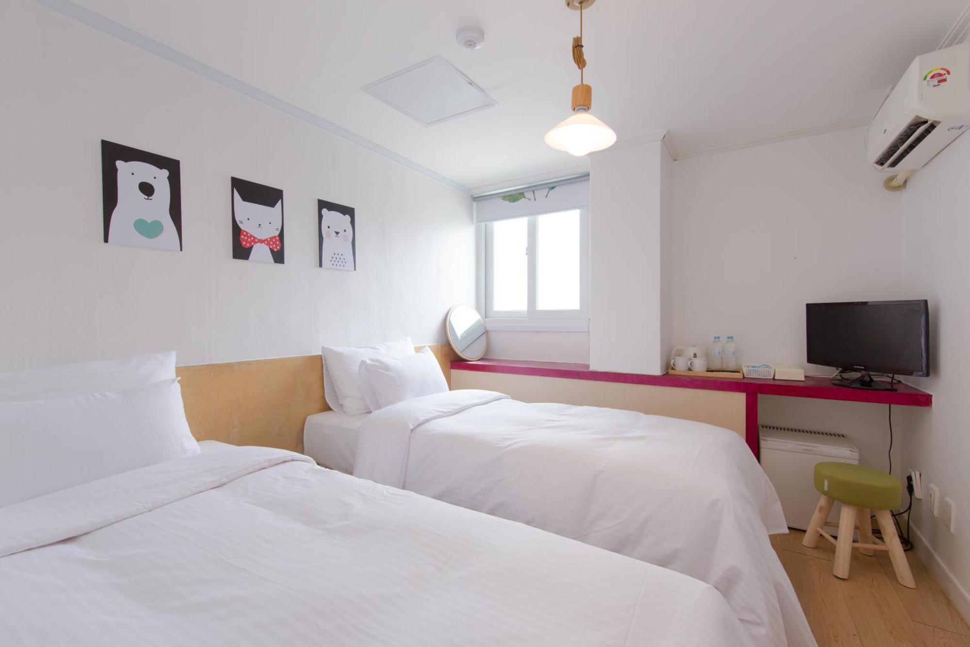 Travel Monster Hotel Сеул Екстериор снимка