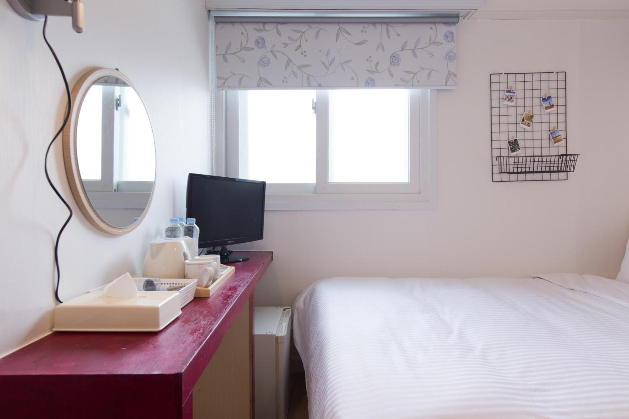 Travel Monster Hotel Сеул Екстериор снимка