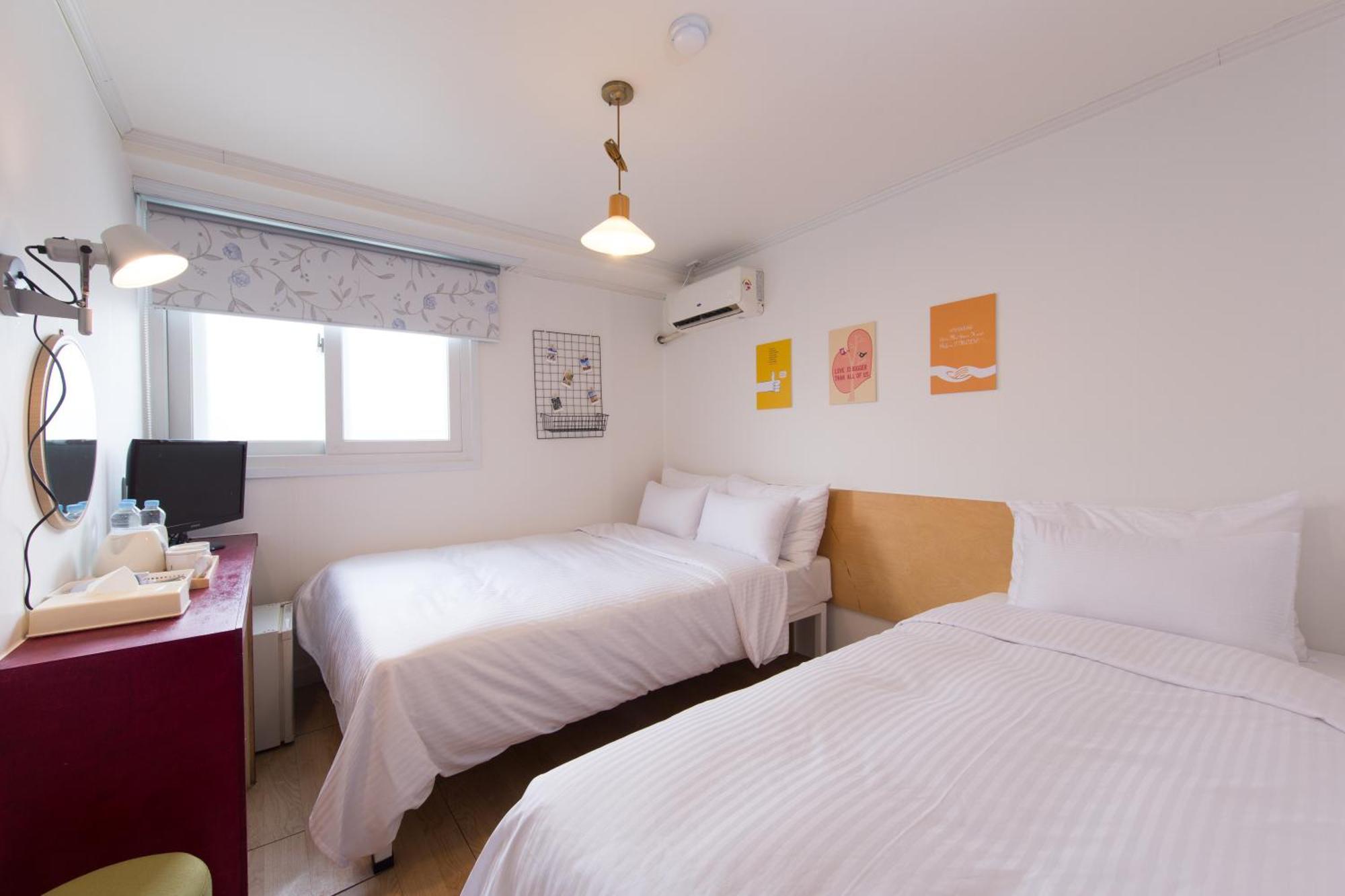 Travel Monster Hotel Сеул Екстериор снимка