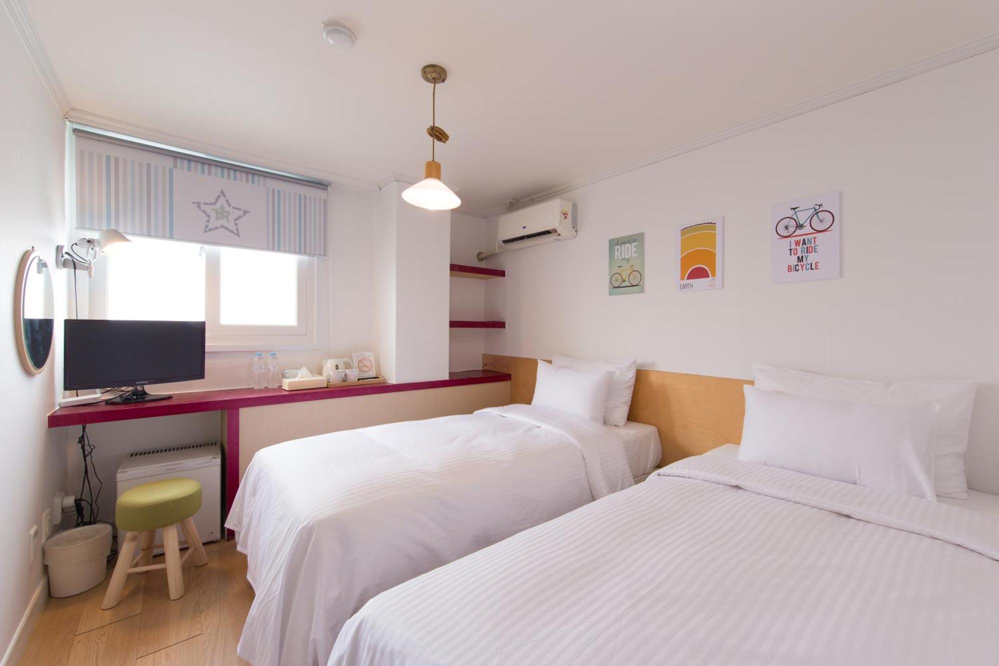 Travel Monster Hotel Сеул Екстериор снимка