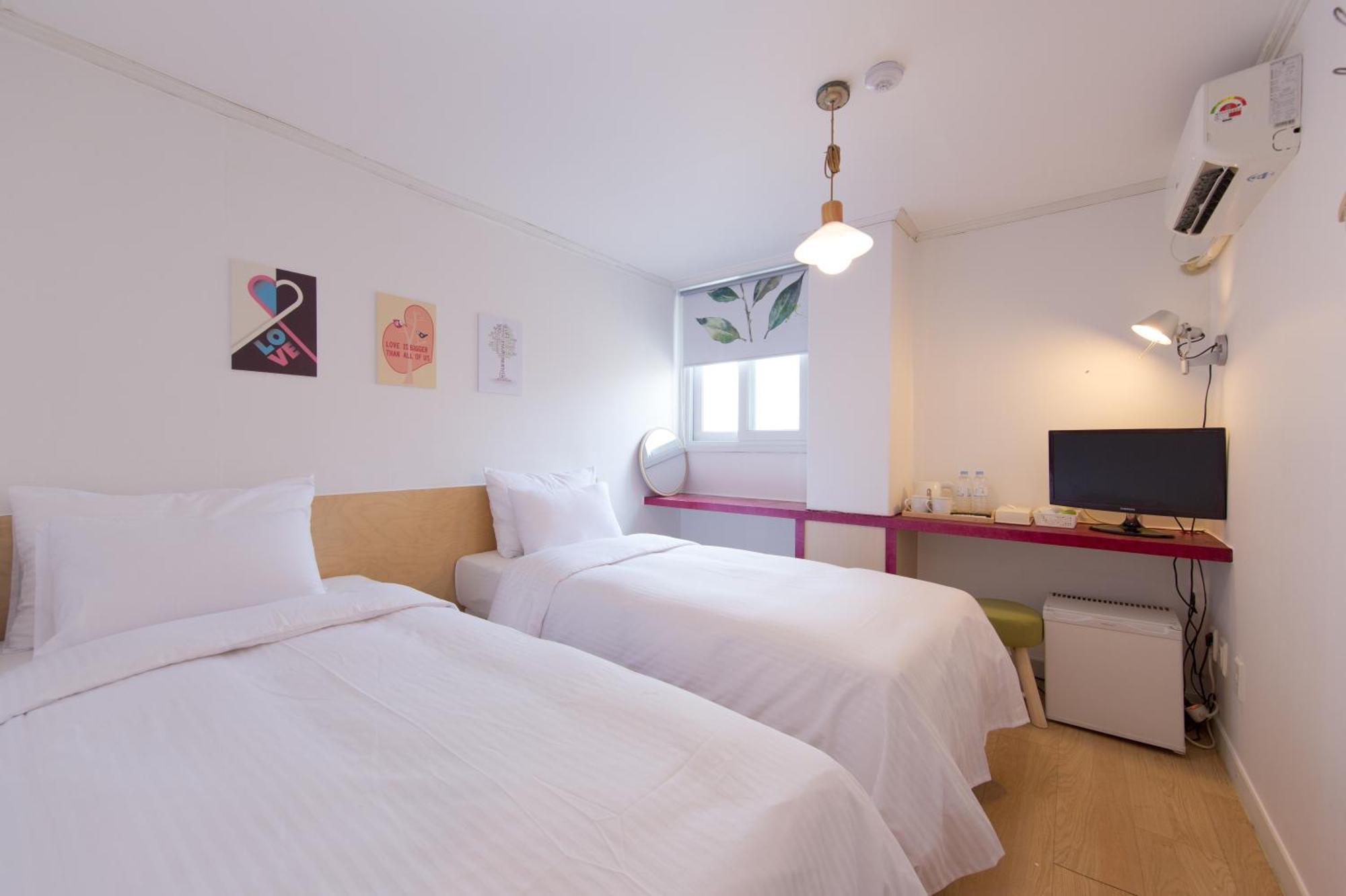 Travel Monster Hotel Сеул Екстериор снимка