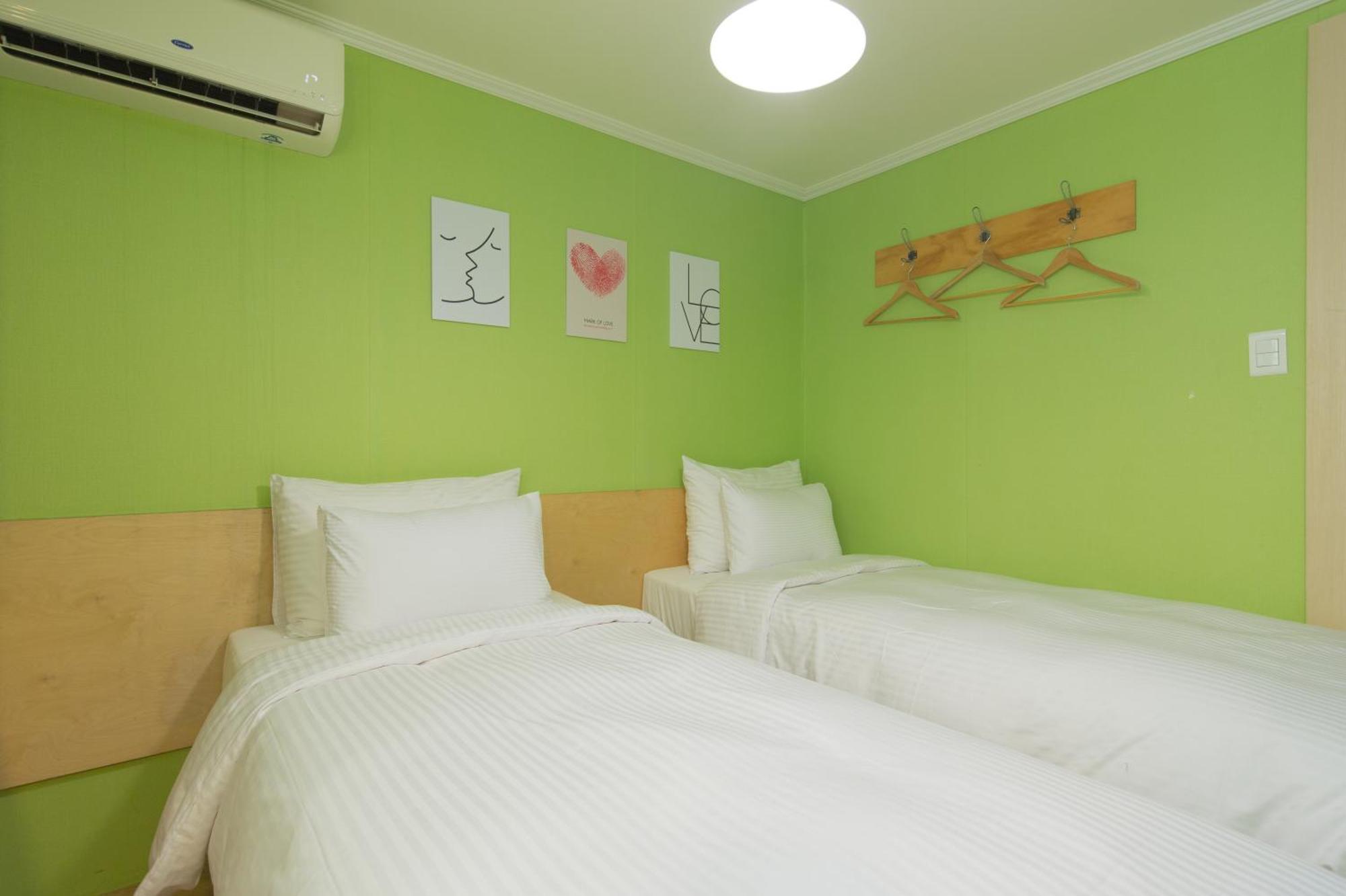 Travel Monster Hotel Сеул Екстериор снимка