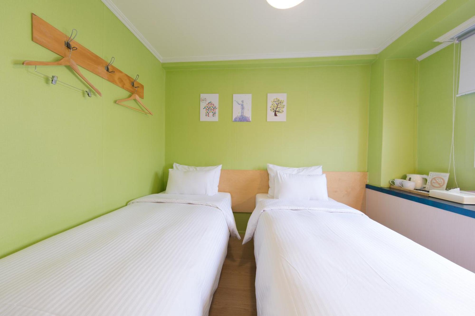 Travel Monster Hotel Сеул Екстериор снимка