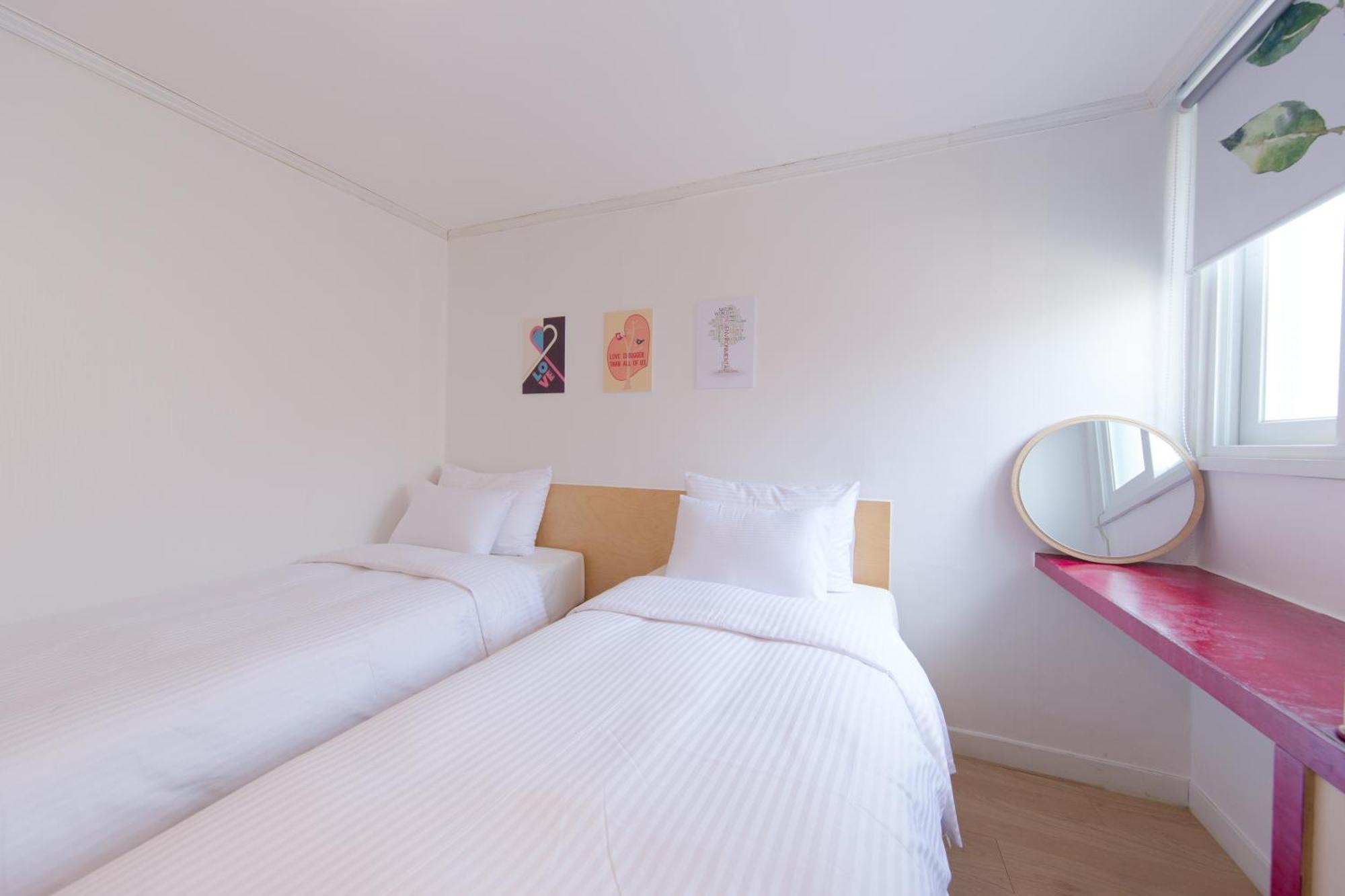 Travel Monster Hotel Сеул Екстериор снимка