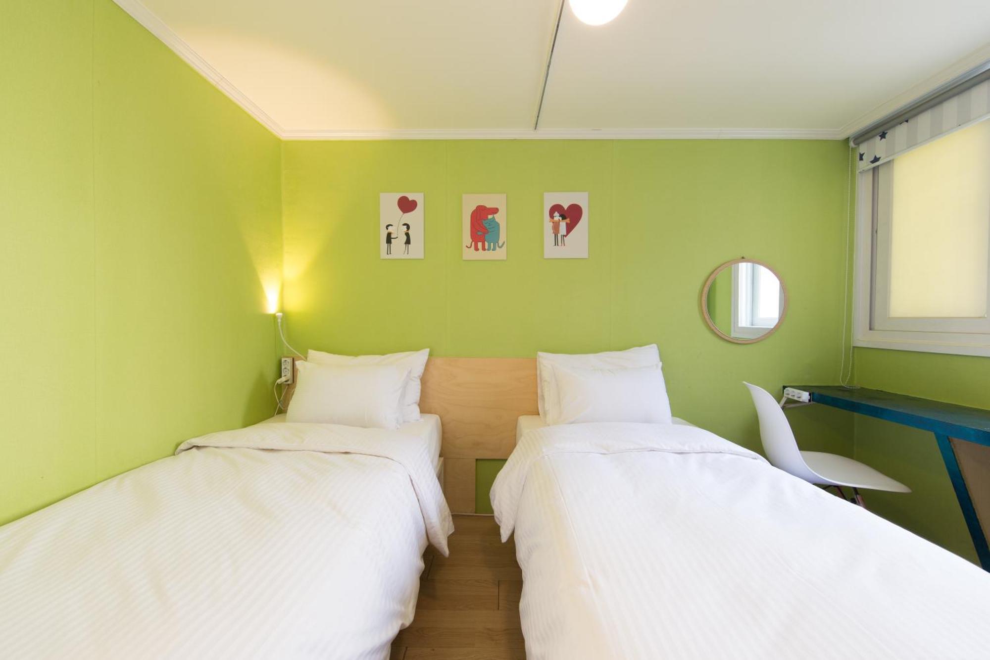 Travel Monster Hotel Сеул Екстериор снимка