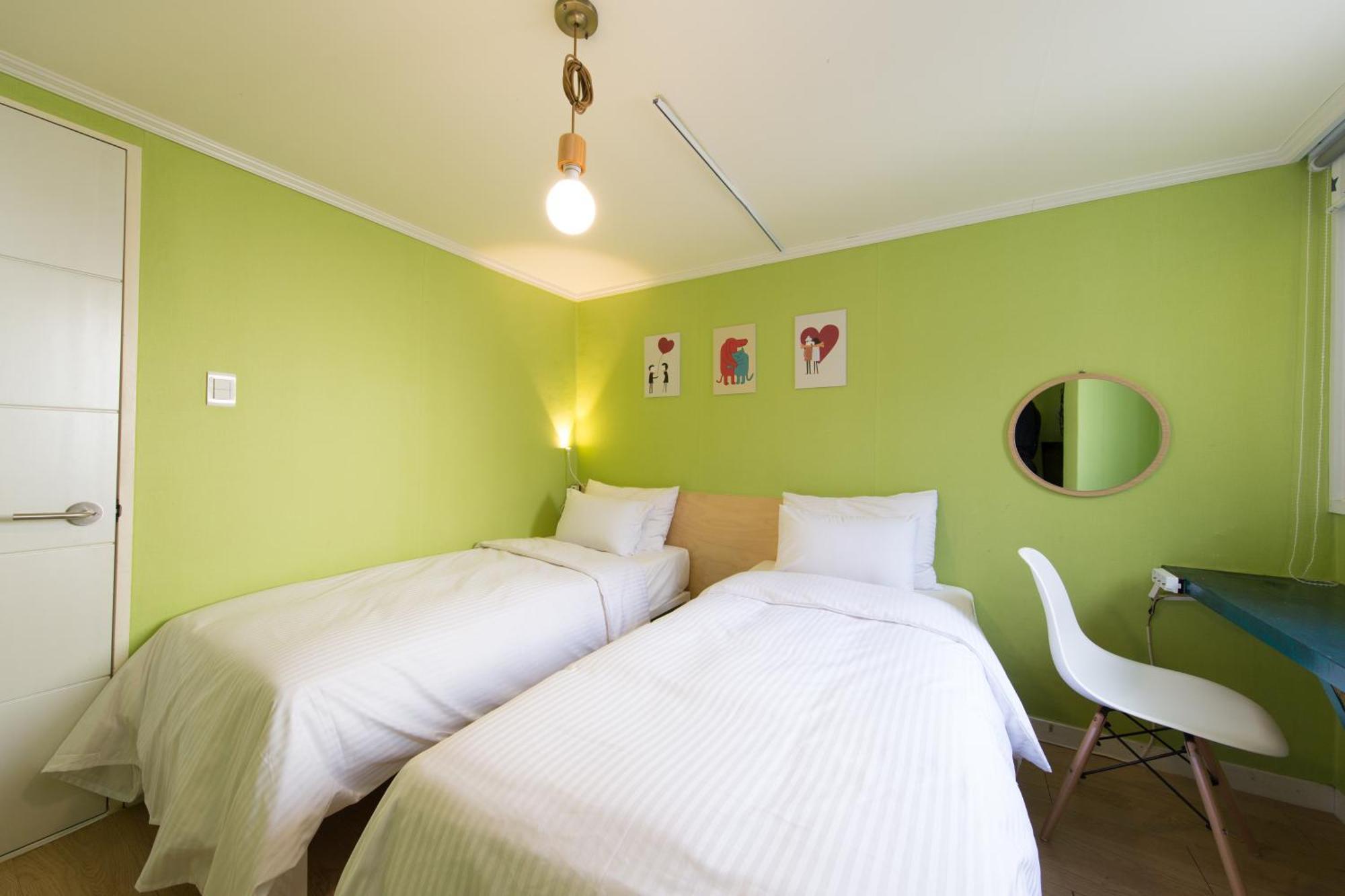Travel Monster Hotel Сеул Екстериор снимка