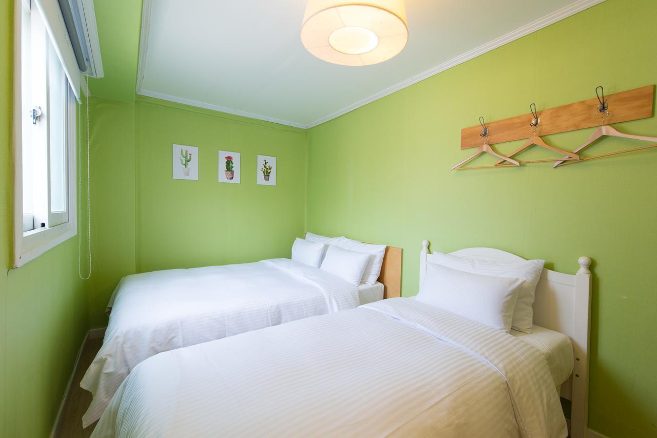 Travel Monster Hotel Сеул Екстериор снимка