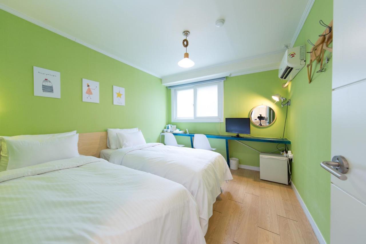 Travel Monster Hotel Сеул Екстериор снимка